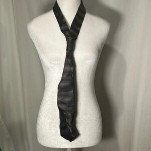 dark blue / black & brown striped & dotted
100% silk tie